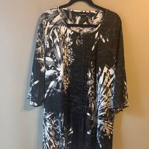 Lane Bryant Black/White Top. Pleated Front. Abstract Print. Size 18/20